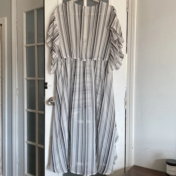 Cato women’s black and white striped high low duster - Picture 5 of 5